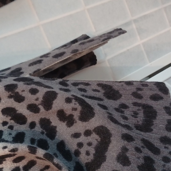 360 Cashmere Cardigan - Picture 12 of 16